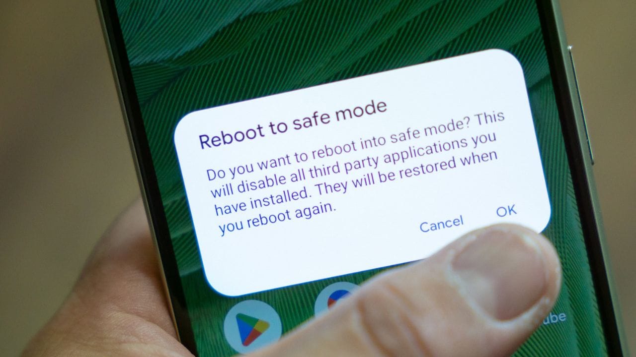 સેફ મોડનો ઉપયોગ ક્યારે કરવો: જ્યારે ફોન અચાનક ધીમો પડી જાય, વારંવાર હેંગ થાય અથવા પોતાની મેળે ફરી શરૂ થાય ત્યારે સેફ મોડનો ઉપયોગ કરવો જોઈએ. 