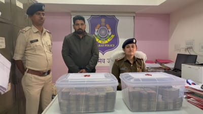 Aravalli : રતનપુર ચેકપોસ્ટ પર 1.5 કરોડની રોકડ સાથે ઝડપાયો યુવક, કારના બોનેટમાં છુપાવેલા હતા નોટાના 42 બંડલ,પોલીસે IT વિભાગને કરી જાણ Aravalli : રતનપુર ચેકપોસ્ટ પર 1.5 કરોડની રોકડ સાથે ઝડપાયો યુવક, કારના બોનેટમાં છુપાવેલા હતા નોટાના 42 બંડલ,પોલીસે IT વિભાગને કરી જાણ