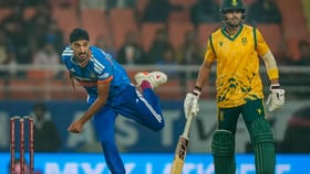 એક ઓવરમાં 13 બોલ, એ જ ઓવરમાં 7 વાઈડ ફેંક્યા