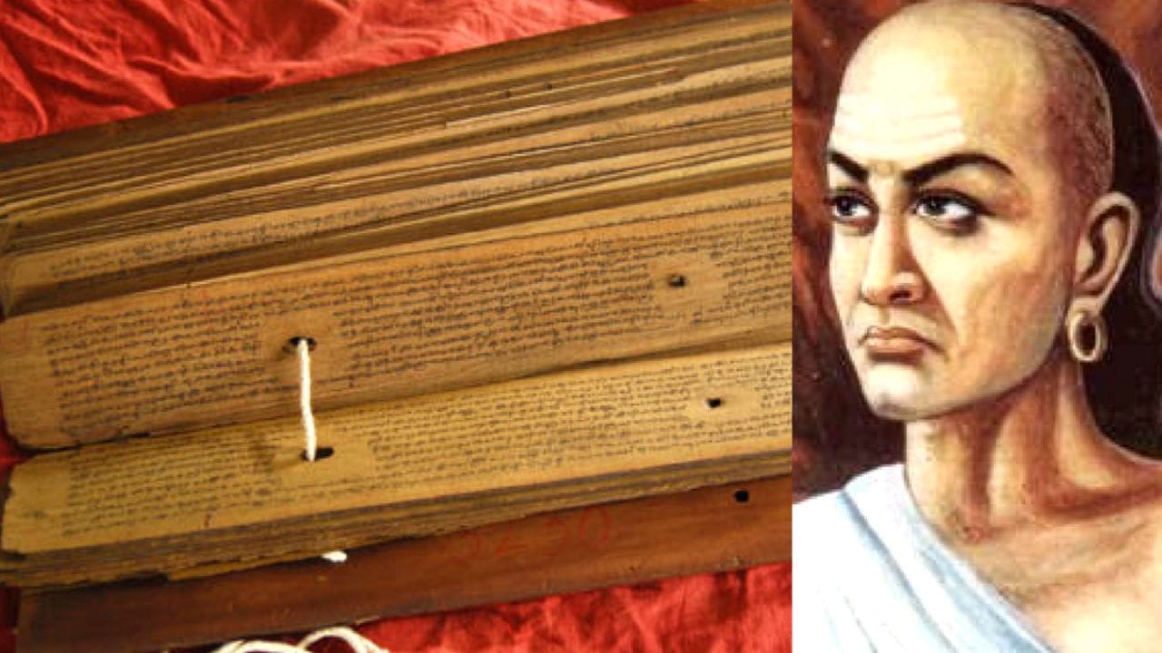 ચાણક્ય કહે છે કે આપણે ઘણીવાર કોઈના પર આંધળો વિશ્વાસ કરીએ છીએ, પછીથી ખ્યાલ આવે છે કે આપણે છેતરાયા છીએ. સમાજમાં ઘણા લોકો એવા હોય છે જે પહેલા તમારો વિશ્વાસ મેળવે છે અને પછી પોતાના સ્વાર્થી કારણોસર તમને દગો આપે છે, પરંતુ ત્યાં સુધીમાં સમય પસાર થઈ ગયો હોય છે. આવી સ્થિતિમાં, જ્યારે તમે છેતરાઈ જાઓ છો, ત્યારે તમે લાચાર છો અને આવા લોકો પર વિશ્વાસ કરવાનો પસ્તાવો કરો છો.
