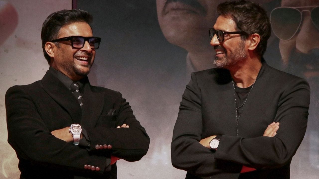 અભિનેતા અર્જુન રામપાલ વિશે કહેવામાં આવી રહ્યું છે કે, આ ફિલ્મમાં પોતાના કરિયરનો સૌથી મહત્વના રોલમાંનો એક રોલ નિભાવતો જોવા મળશે. ફિલ્મમાં અભિનેતા મેજર ઈકબાલના રોલમાં જોવા મળ્યો છે. આ ફિલ્મ માટે તેને અંદાજે 1 કરોડ રુપિયાનો ચાર્જ મળ્યો છે તેવું રિપોર્ટમાં કહેવામાં આવ્યું છે.