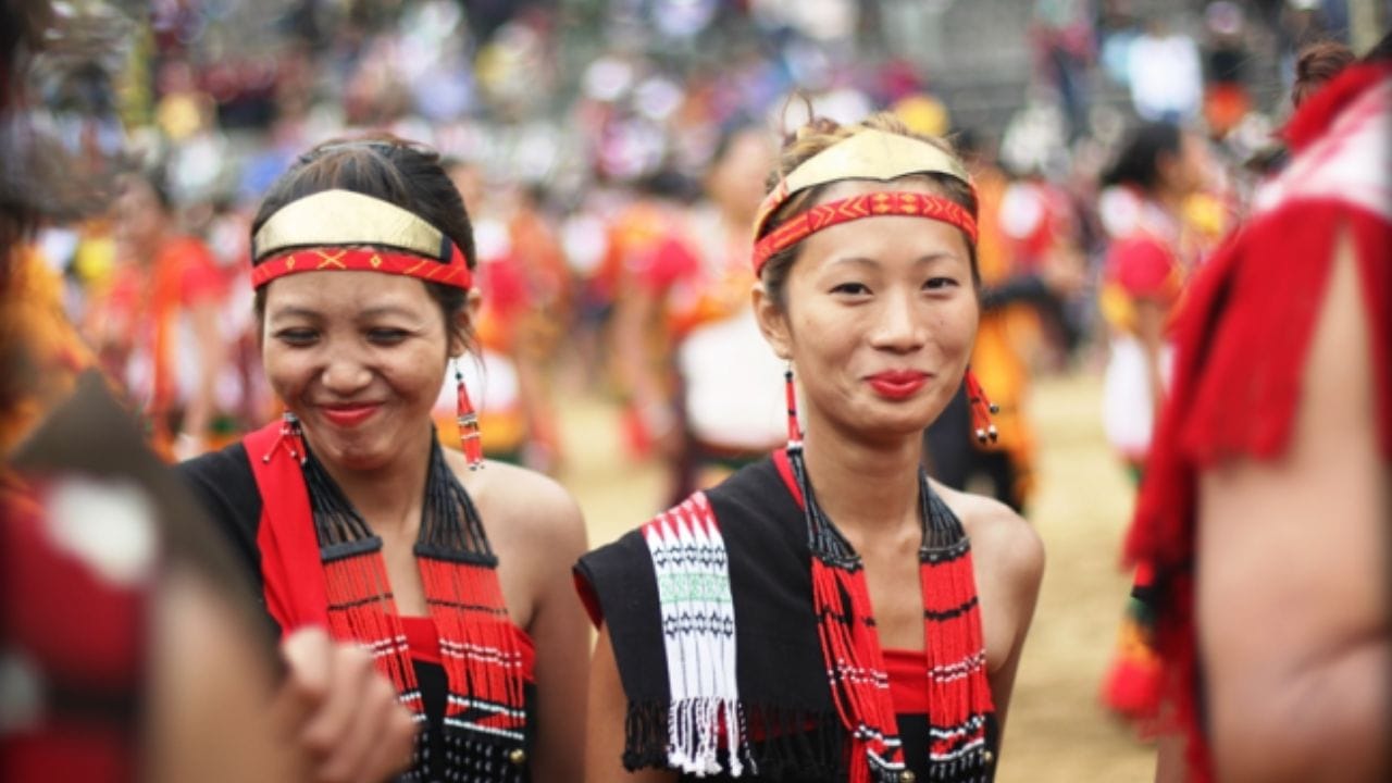 ભારતમાં હિન્દી સૌથી વધુ બોલાતી ભાષા છે. 2011 ની વસ્તી ગણતરી મુજબ, 43.63 ટકા લોકોએ હિન્દીને તેમની માતૃભાષા તરીકે નોંધાવી હતી.