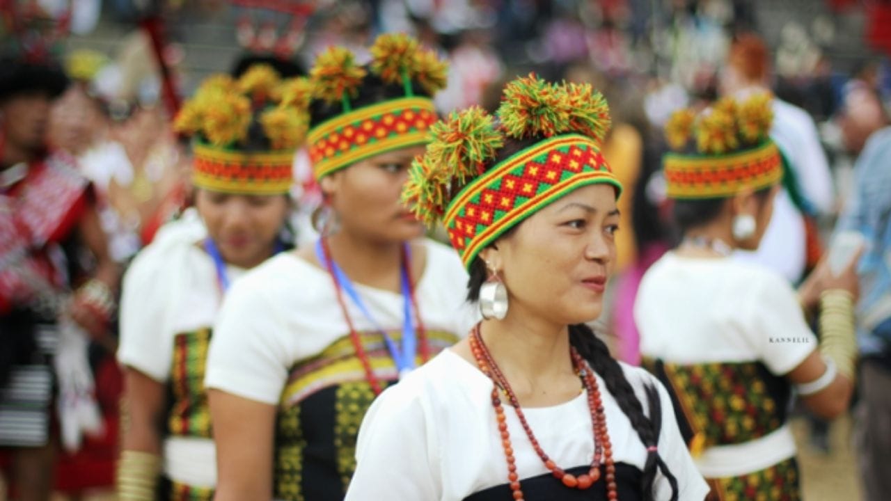 જોકે, વિશ્વમાં સૌથી વધુ બોલાતી ભાષા અંગ્રેજી છે. એવો અંદાજ છે કે વિશ્વભરમાં લગભગ 1.5 અબજ લોકો અંગ્રેજી બોલે છે.