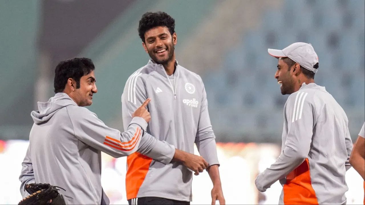 કપિલ દેવે કહ્યું કે ગંભીર મેનેજર બની શકે છે, પણ કોચ નહીં. કારણ કે કોચ એવી વ્યક્તિ છે જેની પાસેથી આપણે શીખીએ છીએ. જે લોકો આપણને શાળા અને કોલેજમાં શીખવે છે તેઓ આપણા કોચ છે.