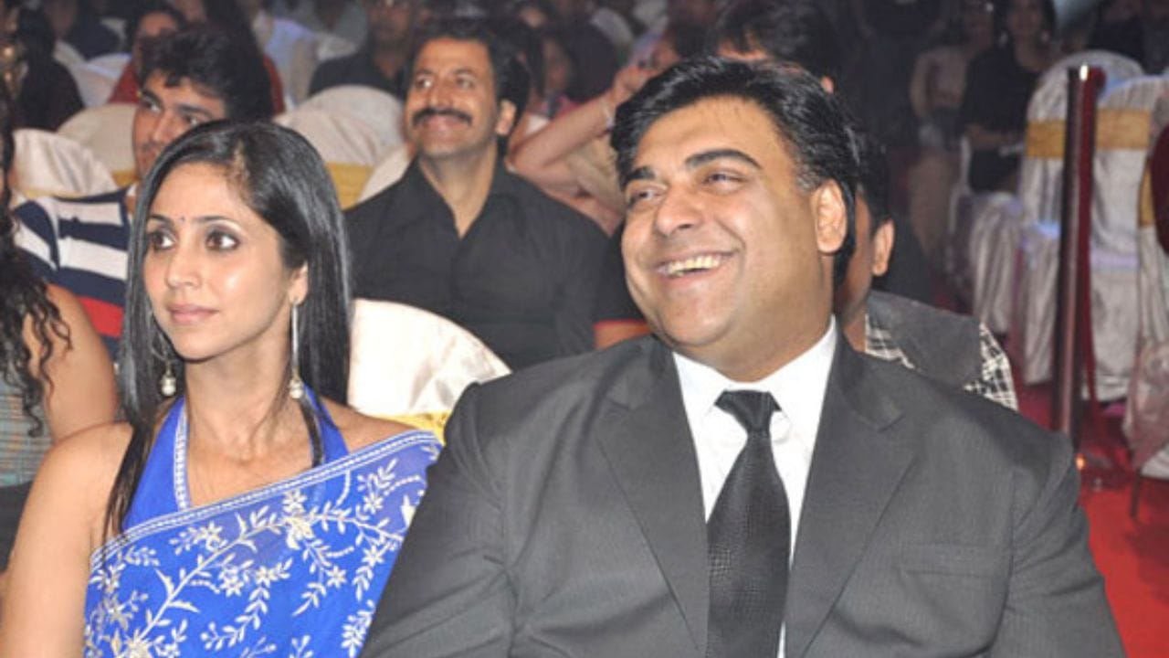 રામ કપૂરે તેમની પત્ની અને બાળકોને અવાર-નવાર ટુર પર જતા હોય છે. જેના ફોટો સોશિયલ મીડિયા પર પોસ્ટ પણ કરે છે.અભિનેતાનો વિલા સુઝાન ખાન દ્વારા ડિઝાઇન કરવામાં આવ્યો છે .