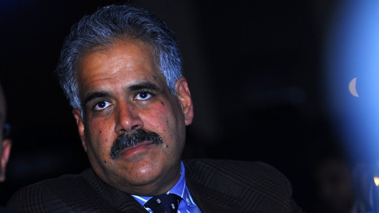 BSE પ્રમોટર ડેટા અનુસાર, 5 ડિસેમ્બર, 2025 સુધીમાં રાહુલ ભાટિયા કંપનીમાં 0.01 ટકા હિસ્સો અથવા 40,000 શેર ધરાવે છે. ફોર્બ્સના ડેટા અનુસાર, 5 ડિસેમ્બર, 2025 સુધીમાં ભાટિયાની કુલ સંપત્તિ $8.1 બિલિયન હતી. 