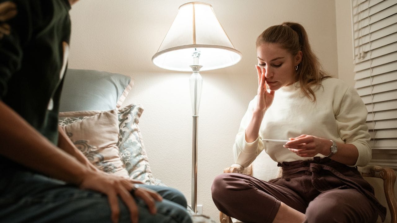 નોંધ : અહીં આપવામાં આવેલી માહિતી ફક્ત આપની જાણકારી માટે છે. કોઈ પણ ઈલાજ કરતાં પહેલા કે,અમલમાં લેતા પહેલા નિષ્ણાતોની સલાહ લેવી જરુરી છે. ( all photo:canva)