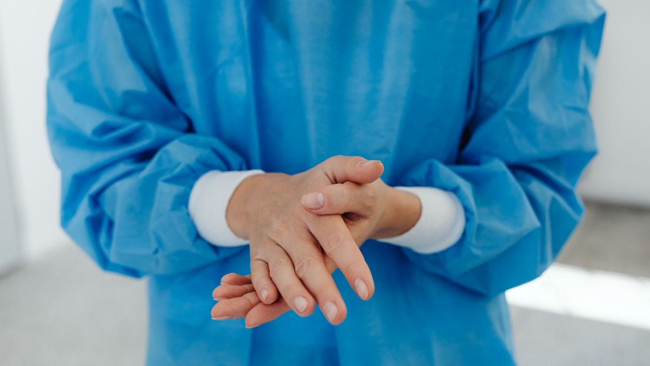 નોંધ : અહીં આપવામાં આવેલી માહિતી ફક્ત આપની જાણકારી માટે છે. કોઈ પણ ઈલાજ કરતાં પહેલા કે,અમલમાં લેતા પહેલા નિષ્ણાતોની સલાહ લેવી જરુરી છે. ( all photo:canva)