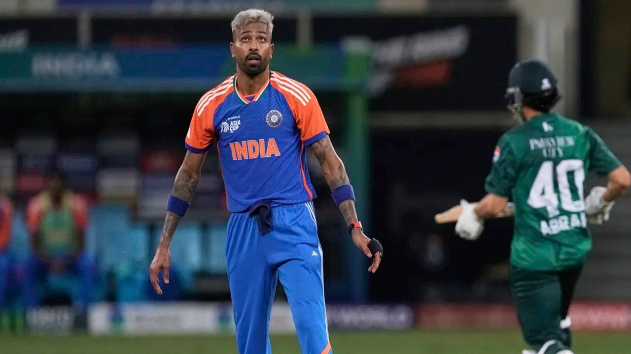 તાજેતરના અહેવાલો અનુસાર હાર્દિક પંડ્યાને CoE દ્વારા T20 આંતરરાષ્ટ્રીય મેચ રમવાની પરવાનગી આપવામાં આવી છે. તે બોલિંગ પણ કરી શકશે. હવે તે દક્ષિણ આફ્રિકા સામેની T20 શ્રેણીમાં રમવા માટે તૈયાર છે.