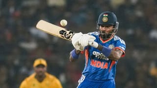 25 બોલમાં 10 છગ્ગા-ચોગ્ગા … હાર્દિક પંડ્યાની રેકોર્ડબ્રેક અડધી સદી, અભિષેક શર્માને પાછળ છોડી દીધો