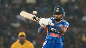 25 બોલમાં 10 છગ્ગા-ચોગ્ગા ... હાર્દિક પંડ્યાની રેકોર્ડબ્રેક અડધી સદી, અભિષેક શર્માને પાછળ છોડી દીધો