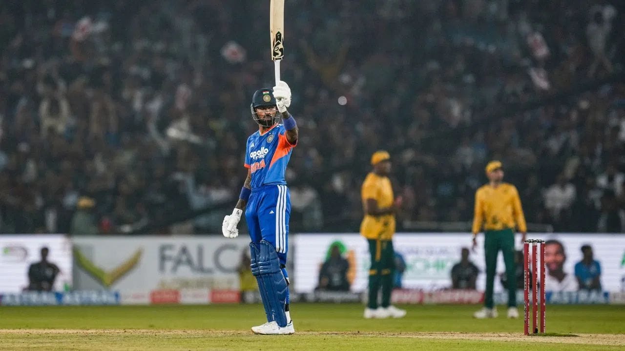 જોકે, હાર્દિક પંડ્યા T20 આંતરરાષ્ટ્રીય મેચોમાં ભારત માટે સૌથી ઝડપી અડધી સદીનો રેકોર્ડ તોડી શક્યો નહીં. આ રેકોર્ડ યુવરાજ સિંહના નામે છે. 2007માં, તેણે માત્ર 12 બોલમાં 50 રન પૂરા કર્યા, જે હજુ પણ વિશ્વ રેકોર્ડ તરીકે અકબંધ છે.