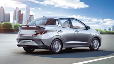 હ્યુન્ડાઇ ઓરા: ₹33,000 સુધીની બચત કરો, મારુતિ ડિઝાયર અને હોન્ડા અમેઝને ટક્કર આપતી હ્યુન્ડાઇ ઓરા આ મહિને મહત્તમ ₹33,000 સુધીની ડિસ્કાઉન્ટ ઓફર કરી રહી છે. ઓરા પેટ્રોલ અને CNG બંને વેરિઅન્ટમાં ઉપલબ્ધ છે, જેમાં Nios જેવા જ પાવરટ્રેન વિકલ્પો છે, અને તેની કિંમત ₹5.98 લાખ અને ₹8.42 લાખની વચ્ચે છે.