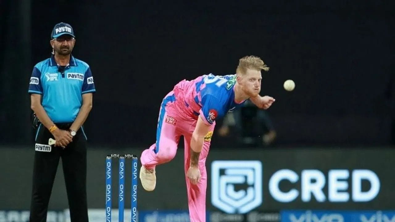 બેન સ્ટોક્સે પણ IPL સિઝન અધવચ્ચે છોડી દીધી હતી, અને હવે તે પણ આ જ પ્રતિબંધનો સામનો કરી રહ્યો છે. બેન સ્ટોક્સ IPL મીની ઓક્શનમાં ભાગ નહીં લઇ શકે. (PC:PTI/GETTY)