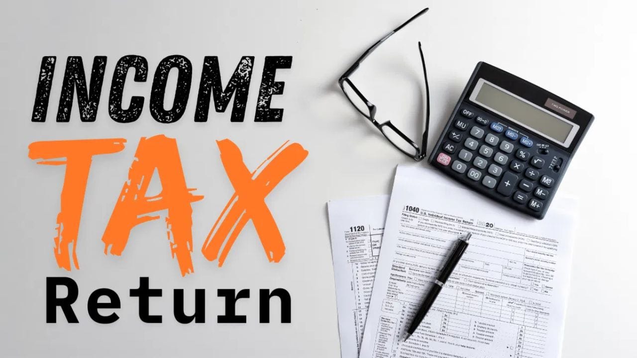 પહેલી અને સૌથી મહત્વપૂર્ણ ડેડલાઇન 10 ડિસેમ્બર છે. કોર્પોરેટ અને નોન-કોર્પોરેટ ટેક્સપેયર્સ જેમના ખાતાઓનું ઓડિટ કરાવવું જરૂરી છે, તેમણે આકારણી વર્ષ 2025-26 માટે રિટર્ન ફાઇલ કરવું જરૂરી છે. આમાં એવી ફર્મોના ભાગીદાર અને સેક્શન 5Aના દાયરા હેઠળ આવતા પતિ-પત્નીનો પણ સમાવેશ થાય છે, જેઓના ખાતાનું ઓડિટ થયું છે. જણાવી દઈએ કે, સરકારે આ ડેડલાઇન 31 ઓક્ટોબરથી વધારીને 10 ડિસેમ્બર કરી છે.