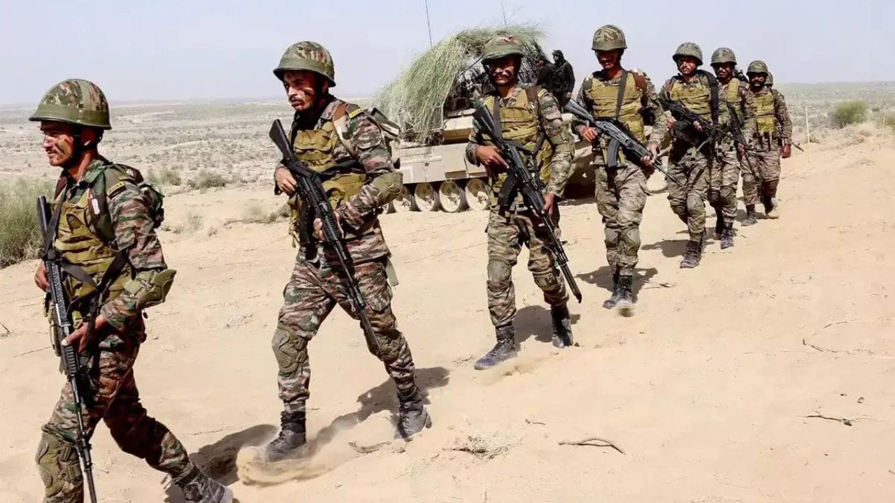 બીજું મુખ્ય કારણ શિસ્ત અને એકરૂપતા છે. સેના વ્યક્તિગત ઓળખ કરતાં સામૂહિક ઓળખ પર વધુ ભાર મૂકે છે. 
