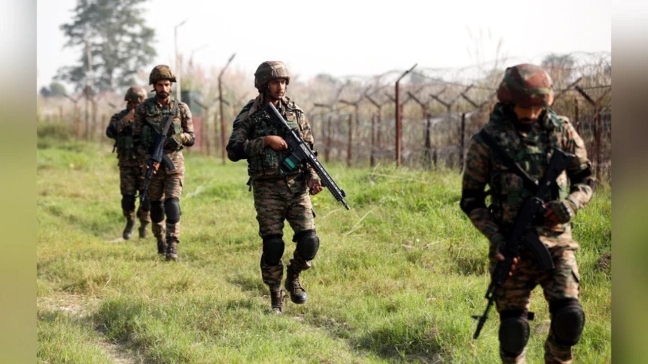 મોટા અથવા દૃશ્યમાન ટેટૂઝ વ્યક્તિગત ઓળખનું પ્રતિબિંબ છે. સૈનિકોને એક એકમ તરીકે કાર્ય કરવા માટે તાલીમ આપવામાં આવે છે. દૃશ્યમાન વ્યક્તિગત લક્ષ્યો ધરાવતા વ્યક્તિઓ તરીકે નહીં.
