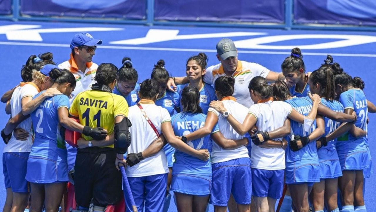 ભારતીય ટીમના મુખ્ય કોચે આપ્યું રાજીનામું, અધવચ્ચે જ પદ છોડી દીધું