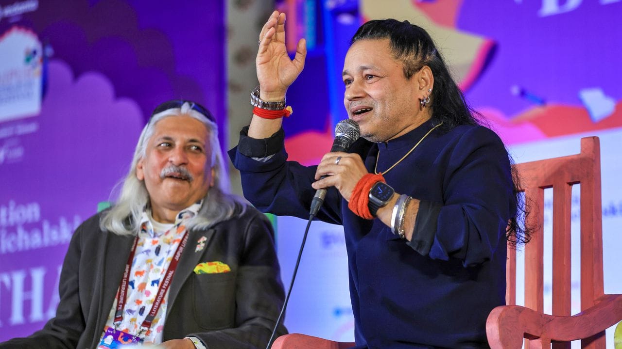  કૈલાશ ખેરનો જન્મ 7 જુલાઈ 1973ના દિલ્હીમાં થયો છે. કૈલાશ ખેર એક ભારતીય પ્લેબેક સિંગર, લાઈવ પર્ફોર્મર અને સંગીતકાર છે. તેમના સંગીતમાં ભારતીય લોક અને સૂફી ગીત ગાયા છે.