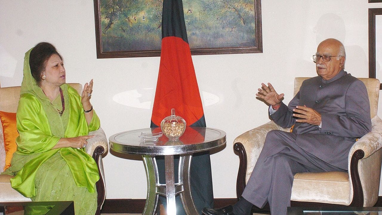 તેમના બીજા કાર્યકાળ દરમિયાન, ભારત સાથેના સંબંધો એટલા સારા નહોતા અને તેમના પર ભારત વિરોધી નિવેદનોનો આરોપ મૂકવામાં આવ્યો હતો. આ પછી, જ્યારે ખાલિદા ઝિયા વિપક્ષમાં રહ્યા, ત્યારે UPA સરકારના બીજા કાર્યકાળ દરમિયાન સંબંધો સુધારવાના પ્રયાસો કરવામાં આવ્યા.