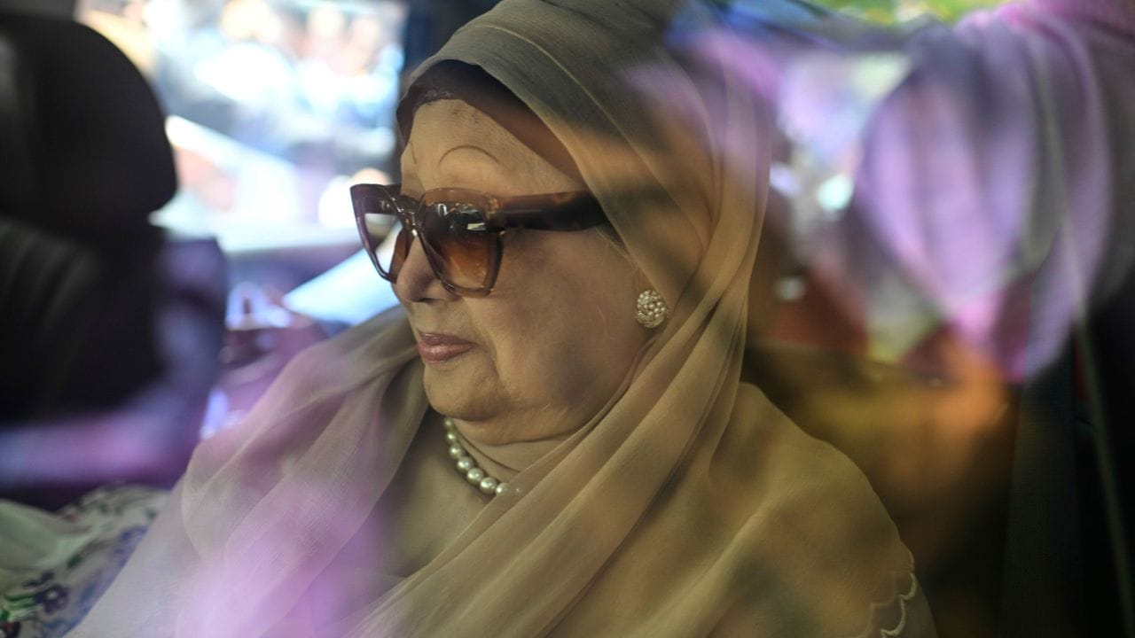 તેમના લગ્ન 15 વર્ષની ઉંમરે થયા હતા, અને તે સમયે તેમનો પતિ 25 વર્ષના હતા. તેઓ 36 વર્ષની ઉંમરે વિધવા બન્યા. તેમ છતાં, તેમણે હિંમત બતાવી અને આયર્ન લેડી તરીકે ઉભરી આવ્યા.