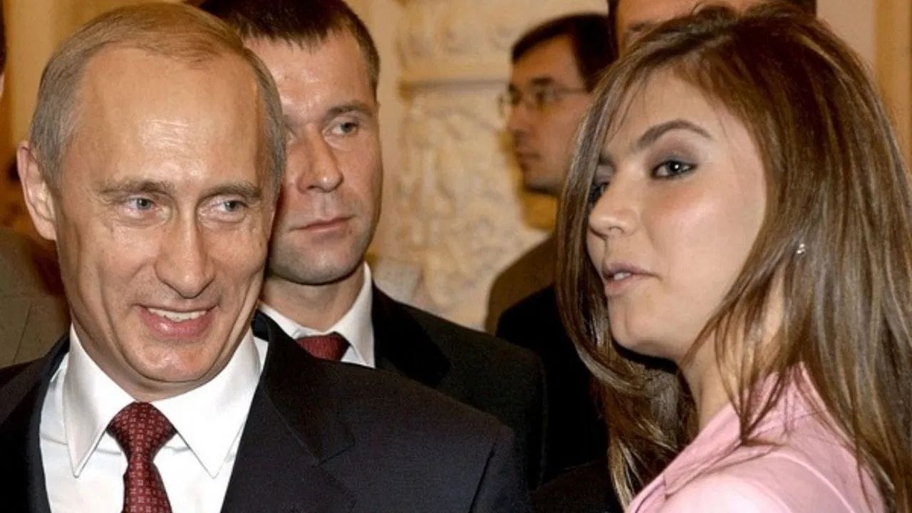 72 વર્ષની ઉંમરે પણ પ્રેમમાં પાગલ છે રશિયાના રાષ્ટ્રપતિ વ્લાદિમીર પુતિન, કોણ છે તેમની રુમર્ડ ગર્લફ્રેન્ડ, જાણો