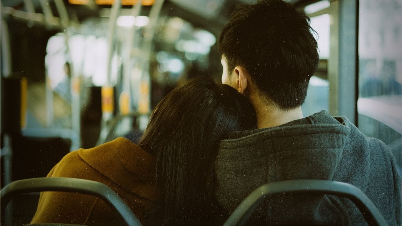 ન્યૂ યોર્કના એક મીડિયા અહેવાલમાં એવો પણ દાવો કરવામાં આવ્યો હતો કે, લાતવિયામાં પુરુષોની વસ્તી સ્ત્રીઓ કરતાં 15.5 ટકા ઓછી છે. આ આંકડો યુરોપિયન યુનિયનના સરેરાશ Gender રેશિયો કરતાં ત્રણ ગણો ખરાબ છે. વર્લ્ડ એટલાસ રિપોર્ટ પણ બતાવે છે કે લાતવિયામાં પુરુષોની સરેરાશ આયુષ્ય સ્ત્રીઓ કરતાં ઓછું છે, અને 65 વર્ષથી ઉપરની ઉંમરમાં મહિલાઓની સંખ્યા પુરુષો કરતા બમણી છે.