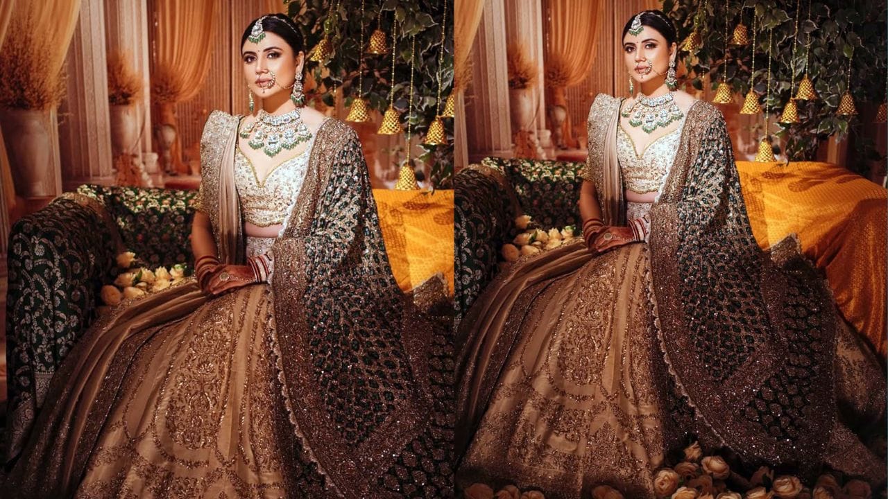 નવા ફોટામાં, માલતી ચાહર બ્રાઇડલ લુકમાં જોવા મળી રહી છે. તેણીએ તેના લહેંગા ચોલીની સાથે ગળામાં હાર પહેર્યો છે. તેણીએ મેચિંગ ઇયરિંગ્સ, કપાળ પર માંગટીકો અને નથણી પેહરી તેના બ્રાઇડલ લુકને પૂર્ણ કર્યો છે.