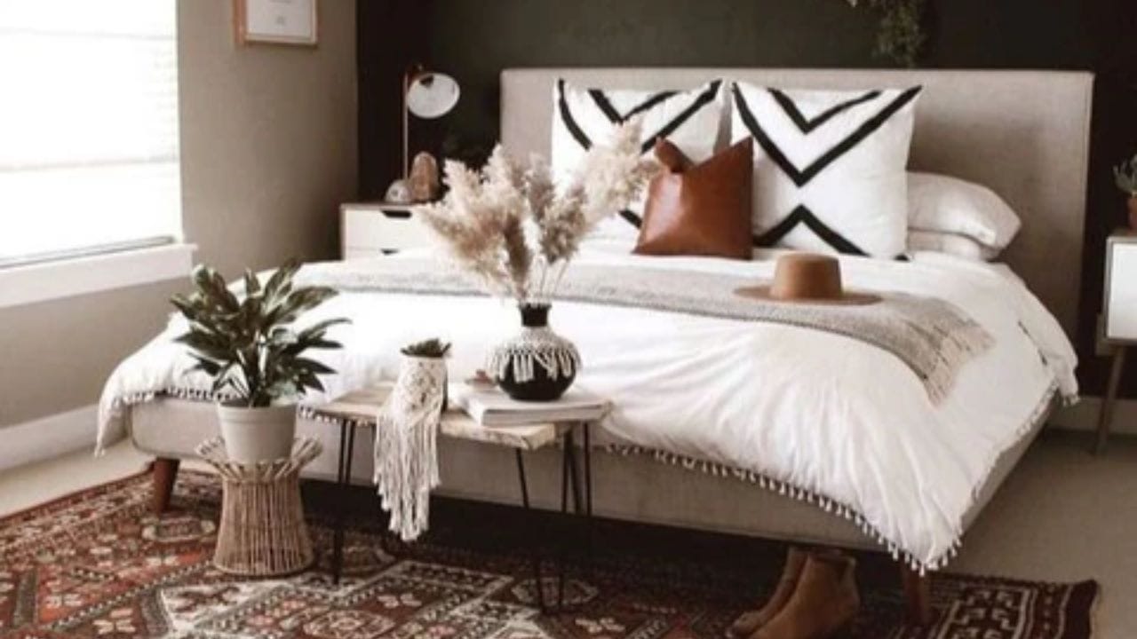 જો ઘરનો દક્ષિણ ભાગ ખૂબ ઠંડો હોય અથવા તે વિસ્તારમાં ઇલેક્ટ્રિક પેનલ હોય તો સ્ત્રીનો પુરુષ પરથી વિશ્વાસ ઉઠવા લાગે છે.