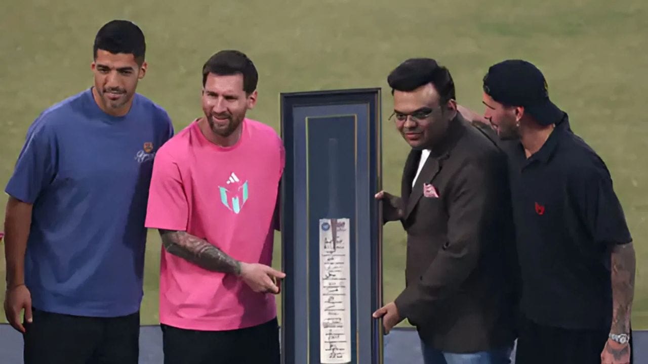 આ ખાસ પ્રસંગે લિયોનેલ મેસ્સીએ કહ્યું, "ભારતમાં આ દિવસો દરમિયાન પ્રેમ અને સ્નેહ માટે હું બધાનો આભાર માનવા માંગુ છું. અમારા માટે ખરેખર સુંદર અનુભવ હતો. અમે ચોક્કસપણે પાછા આવીશું, આશા છે કે એક દિવસ મેચ રમવા માટે અથવા કોઈ અન્ય પ્રસંગ માટે, પરંતુ અમે ચોક્કસપણે ભારતની મુલાકાત લેવા પાછા આવીશું. ખૂબ ખૂબ આભાર." 