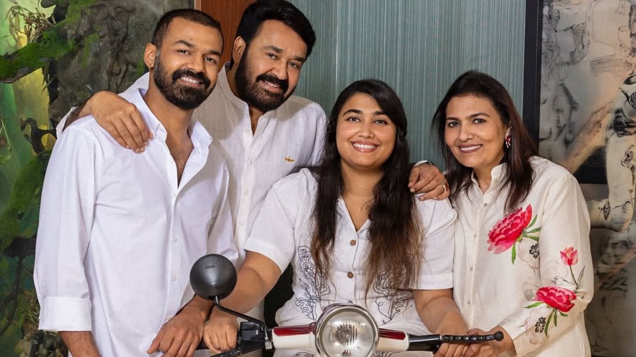 મલયાલમ સુપરસ્ટાર મોહનલાલના પરિવારમાં તેના 2 બાળકો અને પત્નીનો સમાવેશ થાય છે.