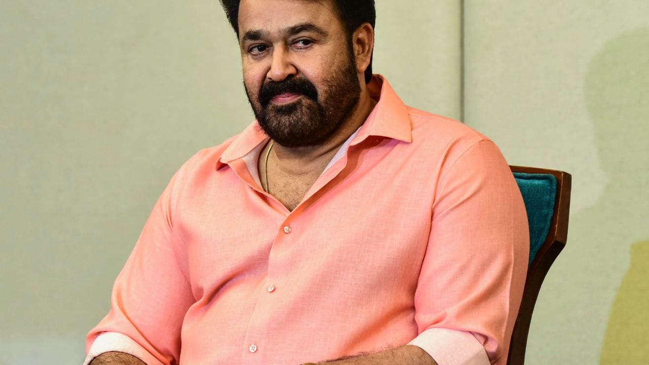  તેમના અભિનયને એટલો સારો પ્રતિસાદ મળ્યો કે તેમને વધુને વધુ વિલની ભૂમિકામાં ફિલ્મો મળવા લાગી. જોકે  એક સાચો કલાકાર ક્યારેય એક જ ફ્રેમ સુધી સીમિત રહેતો નથી.