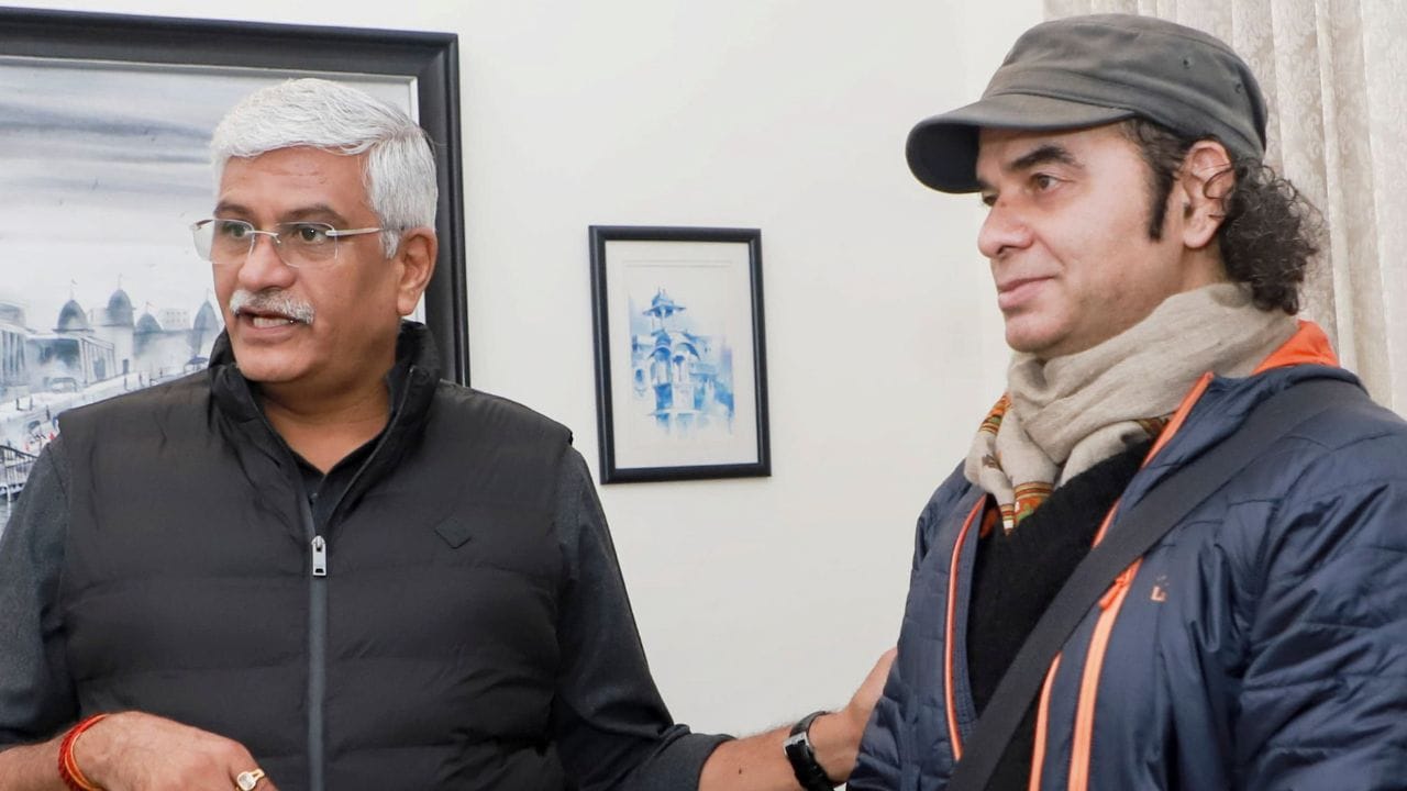 મોહિત ચૌહાણને બે વખત શ્રેષ્ઠ પુરુષ પ્લેબેક સિંગર માટે ફિલ્મફેર એવોર્ડ, એક મહારાષ્ટ્ર રાજ્ય ફિલ્મ એવોર્ડ, શ્રેષ્ઠ પુરુષ પ્લેબેક સિંગર માટે અને ત્રણ વખત ઝી સિને એવોર્ડ, શ્રેષ્ઠ પુરુષ પ્લેબેક ગાયક માટે એવોર્ડ મળ્યા છે.