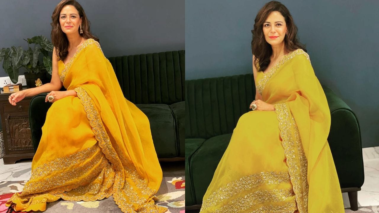 મોના સિંહે "કહેને કો હમસફર હૈં" (2018) સાથે વેબમાં એન્ટ્રી કરી હતી અને "યે મેરી ફેમિલી" (2018) અને "મેડ ઇન હેવન" (2023) માટે ખુબ પ્રશંસા થઈ હતી. ત્યારબાદ તેમને શ્રેષ્ઠ સહાયક અભિનેત્રી માટે ફિલ્મફેર OTT એવોર્ડ મળ્યો હતો.