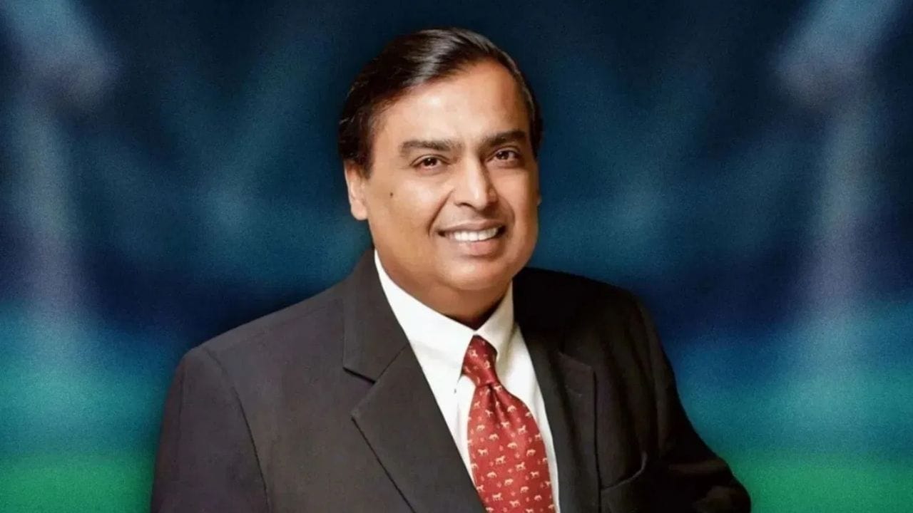 S&P ગ્લોબલ રેટિંગ્સના રિપોર્ટમાં એ પણ ઉલ્લેખાયું છે કે રિલાયન્સ આગામી 12 થી 24 મહિનામાં પોતાની મજબૂત માર્કેટ પોઝિશન અને નાણાકીય સ્થિરતાને જાળવી રાખશે. કંપનીનો વાર્ષિક મૂડી ખર્ચ ₹1.4 લાખ કરોડ સુધી પહોંચી શકે છે. ઉપરાંત, રિલાયન્સ નવીનીકરણીય અને નવી ઊર્જા સેગમેન્ટમાં રોકાણોમાં નોંધપાત્ર વધારો કરી શકે છે. હાલ આ ક્ષેત્રો કમાણીમાં મોટો ફાળો નથી આપતા, પરંતુ આગામી પાંચ વર્ષમાં આ બિઝનેસ કંપની માટે સૌથી મોટા વૃદ્ધિ ચાલક બની શકે છે.