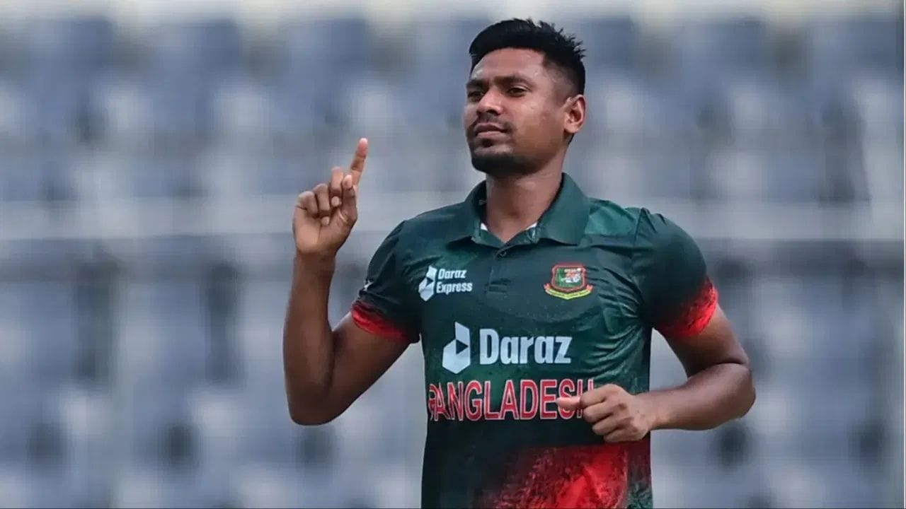 આ ટીમો માટે તેણે 60 મેચ રમી છે, જેમાં તેણે 65 વિકેટ લીધી છે. તેનો ઇકોનોમી રેટ 8.1 રન પ્રતિ ઓવર છે. ગયા સિઝનમાં, મુસ્તફિઝુર રહેમાને દિલ્હી માટે ફક્ત ત્રણ મેચ રમી હતી, જેમાં તેણે ચાર વિકેટ લીધી હતી. (PC:X/PTI)