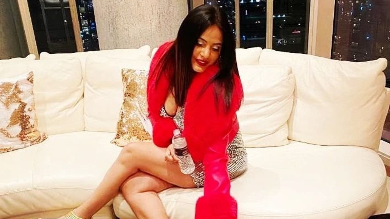 અભિનેત્રીએ 2005માં ગરમ મસાલા ફિલ્મથી બોલિવુડ ઈન્ડસ્ટ્રીમાં પ્રવેશ કર્યો હતો, જેમાં તેમણે એર-હોસ્ટેસ સ્વીટીની ભૂમિકા ભજવી હતી. 2006માં તેમણે તેલુગુ ફિલ્મ ગોદાવરીમાં પણ અભિનય કર્યો હતો. 2007માં તે મધુર ભંડારકરની ફિલ્મ ટ્રાફિક સિગ્નલમાં જોવા મળી હતી.