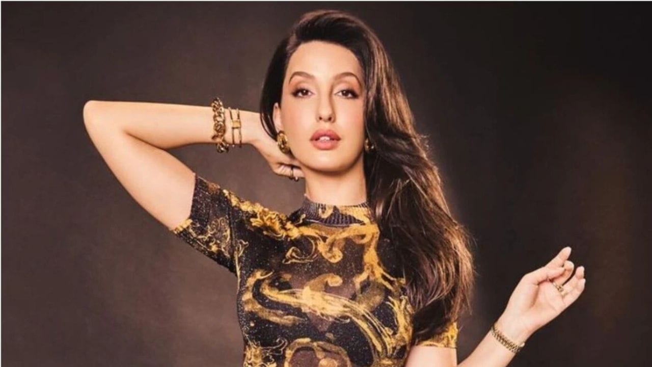 નોરા ફતેહીનો રોડ અકસ્માત ગઈકાલે રાત્રે થયો હતો. એવું જાણવા મળ્યું છે કે અભિનેત્રી મુંબઈમાં ડીજે ડેવિડ ગુએટા કોન્સર્ટમાં જઈ રહી હતી ત્યારે એક નશામાં ધૂત વાહનચાલકે અચાનક તેની કારને ટક્કર મારી હતી.