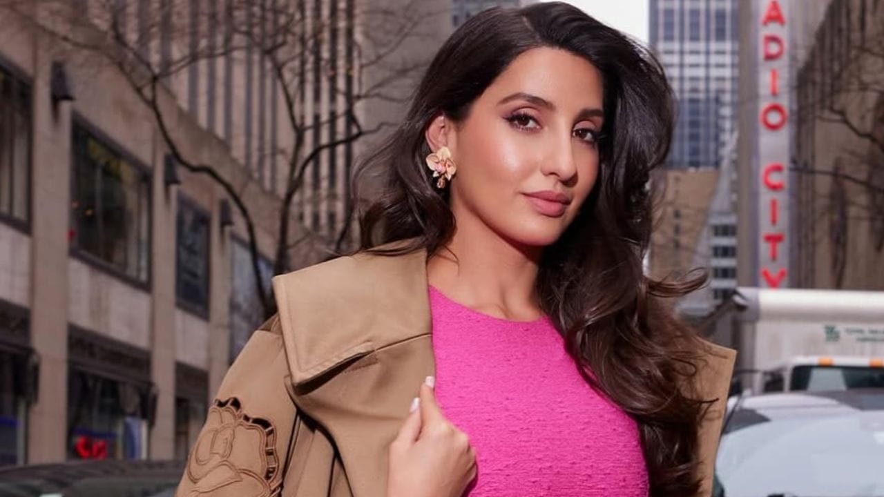 નોરાના અકસ્માતના સમાચાર મળતા જ તેના ઘણા ચાહકો તેના માટે ચિંતિત થઈ ગયા છે. જોકે, જ્યારે ખબર પડી કે અભિનેત્રી સંપૂર્ણપણે સ્વસ્થ છે, ત્યારે બધાએ રાહતનો શ્વાસ લીધો હતો.