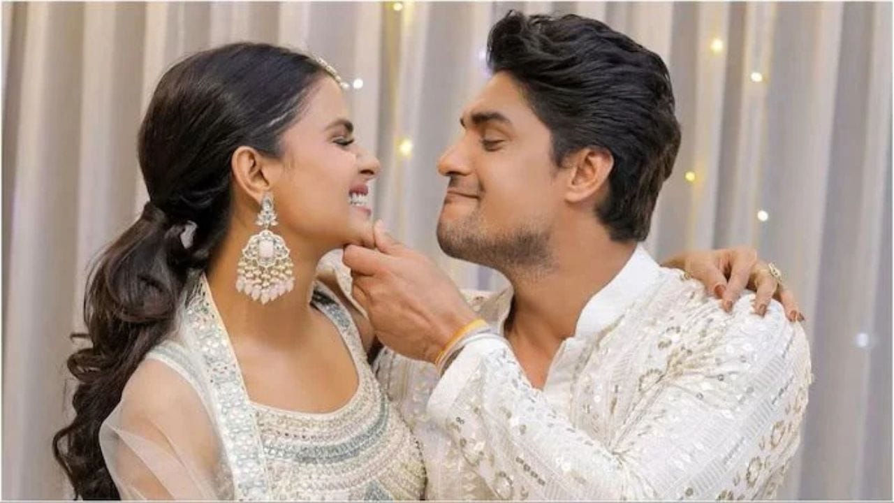 પ્રિયંકાના કુલ છ ભાઈ-બહેન છે. પ્રિયંકાએ પોતે એક વાર કહ્યું હતું કે લશ્કરી પરિવારમાં ઉછરવાથી તેમને પોતાના માટે અપમાન સહન ન કરવાનું શીખવવામાં આવ્યું.