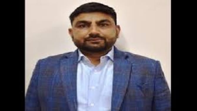 સુરેન્દ્રનગર કલેકટરને નોકરી માટે ક્યા બેસવું તેની રાહ જોતા કરી દીધા