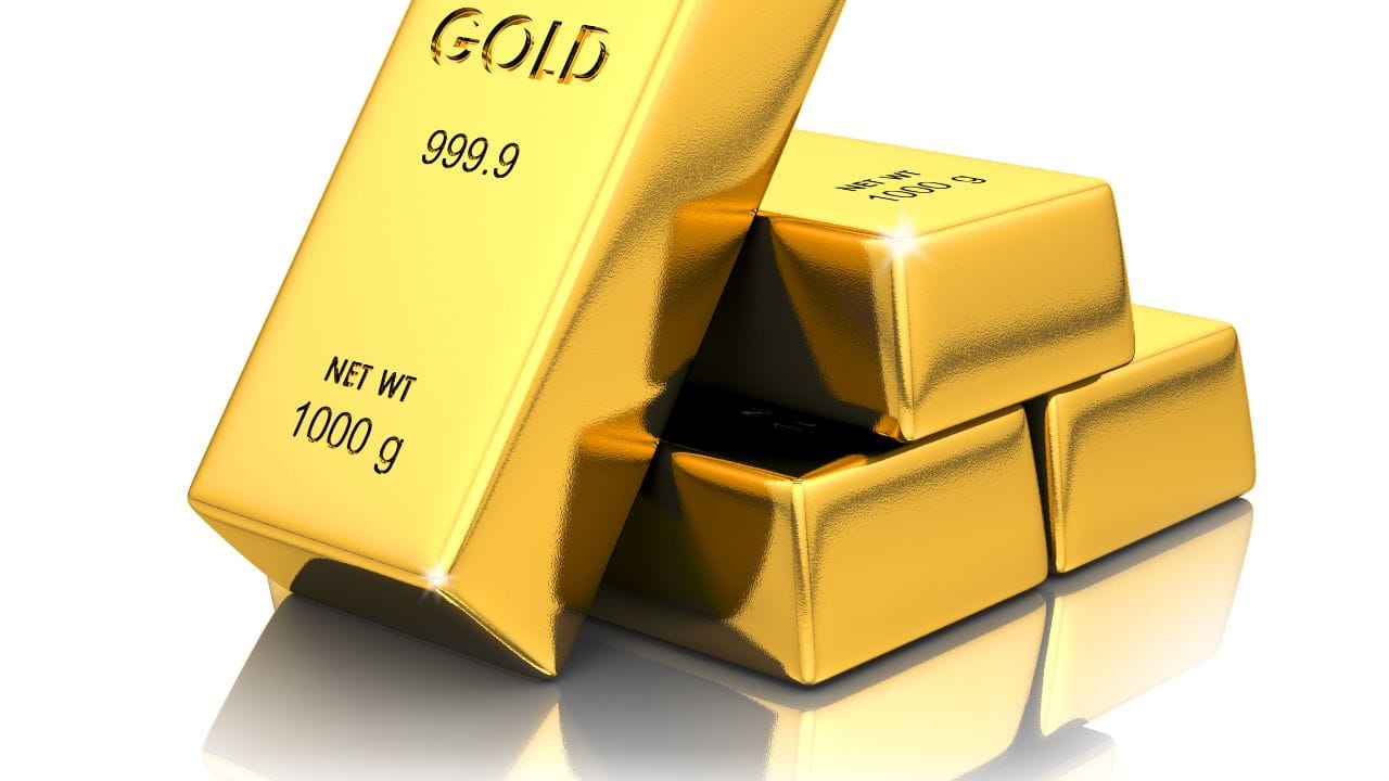 Record Silver Price Surge Gold Dips as Market Shifts