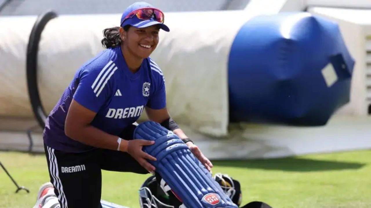 DSP તરીકે રિચા ઘોષને દર મહિને લગભગ ₹56,100 નો મૂળ પગાર મળશે. આ સિવાય રાજ્ય સરકાર દ્વારા મંજૂર વિવિધ ભથ્થાં પણ તેમને આપવામાં આવશે. આ રીતે તેમના કુલ પગારમાં નોંધપાત્ર રકમ ઉમેરાશે.