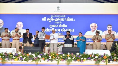 મુખ્યમંત્રી ભૂપેન્દ્ર પટેલે સ્માર્ટ પોલિસીંગના વડાપ્રધાને આપેલા વિચારને પાર પાડવા રાજ્ય સરકાર પોલીસ મોર્ડનાઈઝેશન તરફ ઝડપભેર આગળ વધી રહી છે તેની વિગતો આપી હતી. 