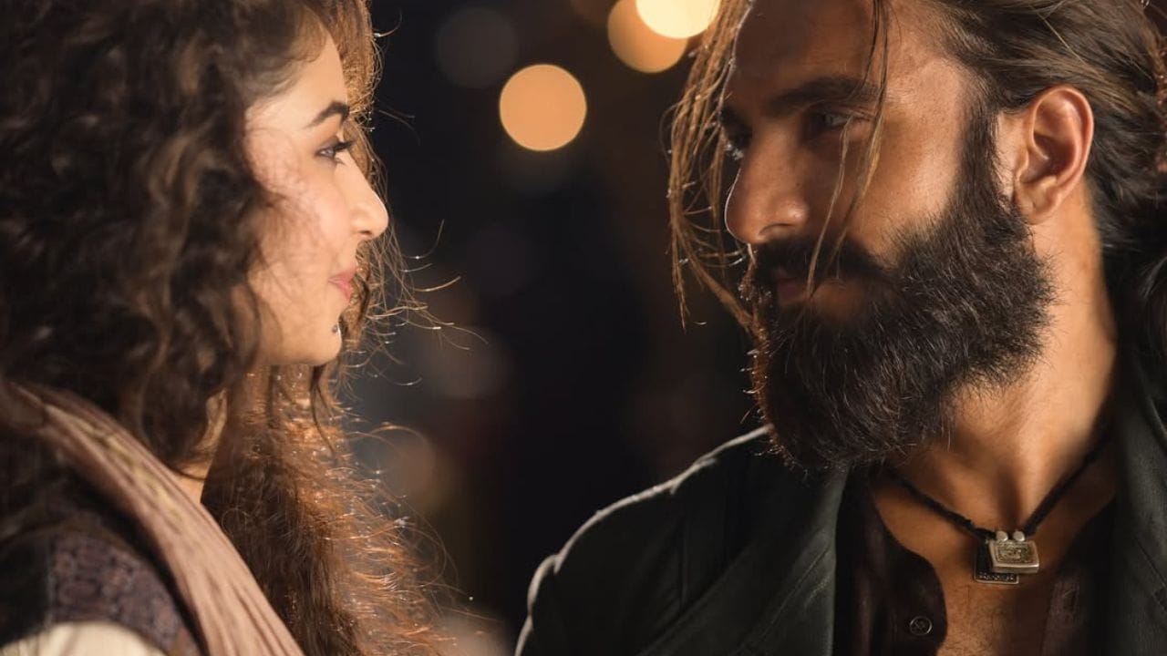 દરેક વ્યક્તિ ફિલ્મના વખાણ કરી રહ્યા છે. આ દરમિયાન, ફિલ્મની અભિનેત્રી સારા અર્જુને દિગ્દર્શક આદિત્ય ધરને રિયલ ધુરંધર કહ્યો છે.