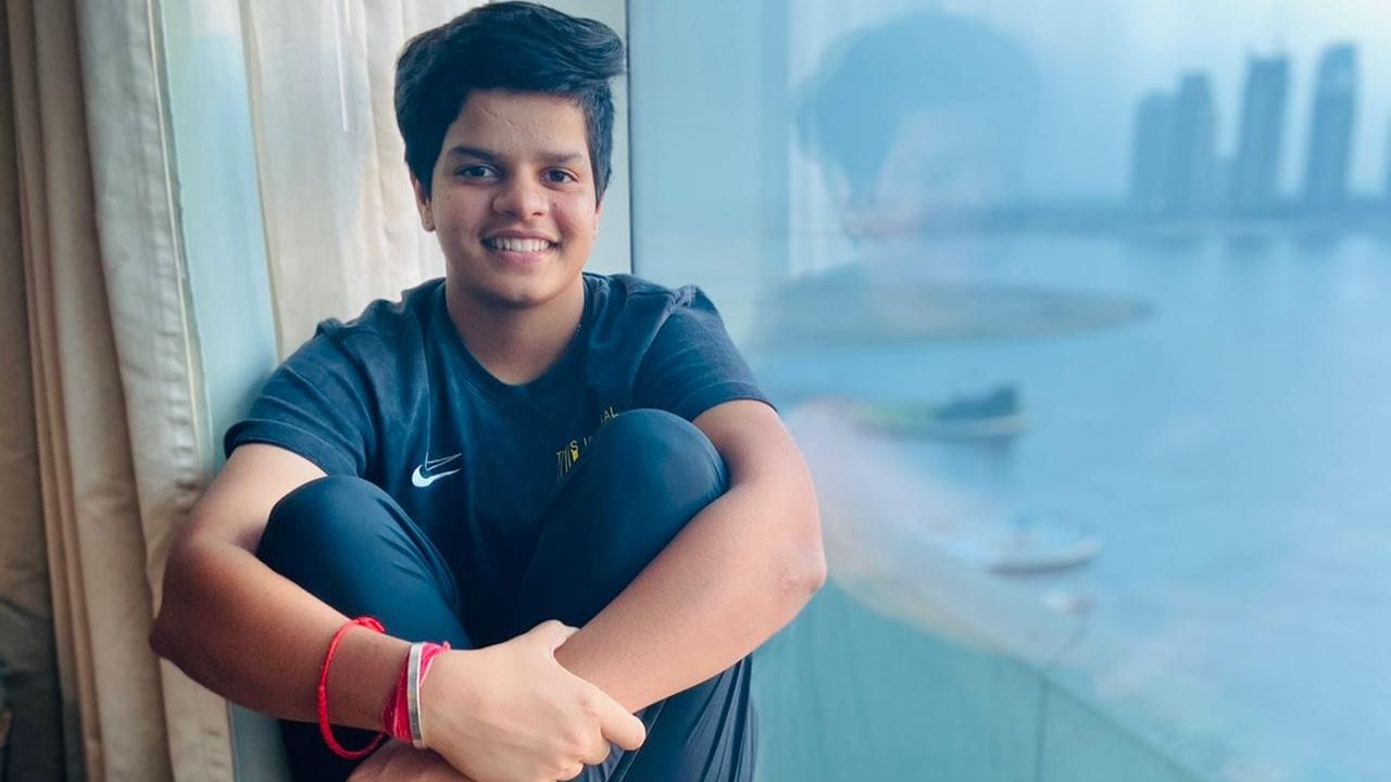 શેફાલી એક ભારતીય મહિલા ક્રિકેટર છે, જે તેની આક્રમક બેટિંગ માટે જાણીતી છે