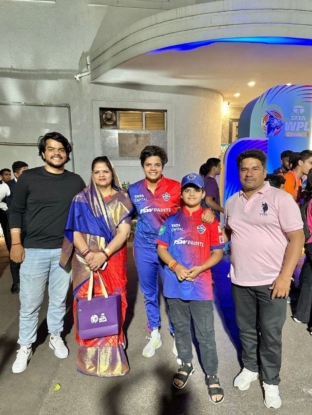 શેફાલી વર્માનો પરિવાર જુઓ