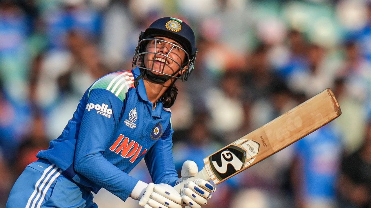 શુભમન ગિલના રેકોર્ડથી સ્મૃતિ મંધાના માત્ર 62 રન દુર છે. તેમણે વર્ષ 2025માં અત્યારસુધી 32 ઈન્ટરનેશલ મેચ રમી છે. 1703 રન બનાવ્યા છે.ગિલનો રેકોર્ડ તોડીને, તે 2025 માં પુરુષ અને મહિલા બંને કેટેગરીઓમાં સૌથી વધુ આંતરરાષ્ટ્રીય રન બનાવનાર ખેલાડી બનશે.(photo: PTI)