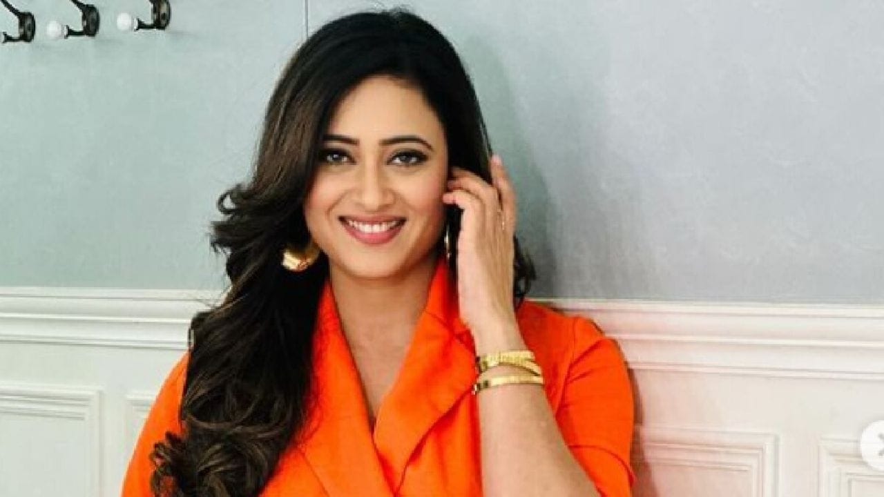 શ્વેતા તિવારીની પ્રતિભાનું બીજું મોટું ઉદાહરણ એટલે તેની બિગ બોસ સીઝન 4ની જીત. આ જીતે પ્રૂવ કર્યું કે લોકો તેને માત્ર સ્ટાર તરીકે જ નહીં પરંતુ એક સકારાત્મક અને મજબૂત વ્યક્તિગત સ્વભાવ ધરાવતી મહિલા તરીકે પણ ખૂબ પસંદ કરે છે.