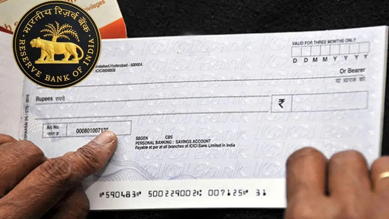 દેશમાં ચેક ક્લિયરન્સ પ્રોસેસને ઝડપી અને આધુનિક બનાવવા માટે RBI સતત ફેરફારો કરી રહી છે. આ પહેલના ભાગ રૂપે, રિઝર્વ બેંક ઓફ ઈન્ડિયાએ Continuous Clearing and Settlement (CCS) ફ્રેમવર્કની જાહેરાત કરી હતી. આ ફ્રેમવર્ક બે તબક્કામાં લાગુ કરવાની હતી અને આમાં ફેઝ 2 ને સૌથી મહત્વપૂર્ણ માનવામાં આવતું હતું, કારણ કે તે ચેક ક્લિયરન્સના સમયમાં નોંધપાત્ર ઘટાડો કરશે.